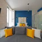 Super Location Meets Charming Studio -ecole Militaries Champ De Mars - 7th Arrondisment *