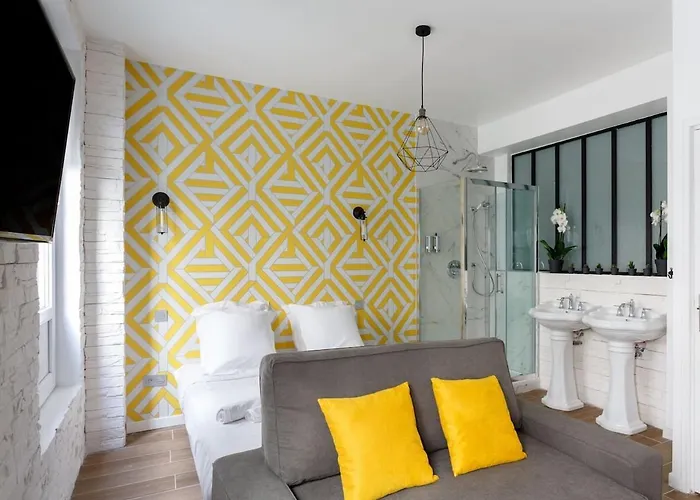 Daire Super Location Meets Charming Studio -ecole Militaries Champ De Mars - 7th Arrondisment *