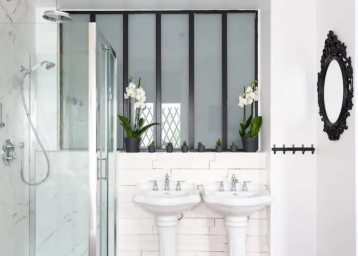 Super Location Meets Charming Studio -ecole Militaries Champ De Mars - 7th Arrondisment * Paris