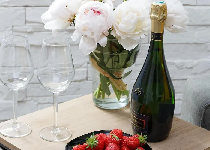 Super Location Meets Charming Studio -ecole Militaries Champ De Mars - 7th Arrondisment Apartment *