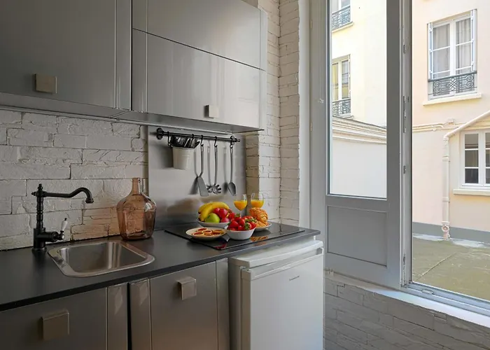 Daire Super Location Meets Charming Studio -ecole Militaries Champ De Mars - 7th Arrondisment