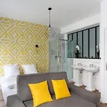 Super Location Meets Charming Studio -ecole Militaries Champ De Mars - 7th Arrondisment Париж