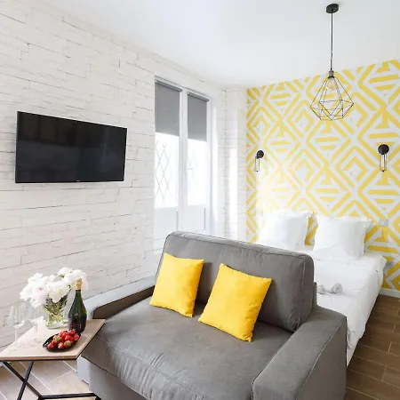 Super Location Meets Charming Studio -ecole Militaries Champ De Mars - 7th Arrondisment Париж