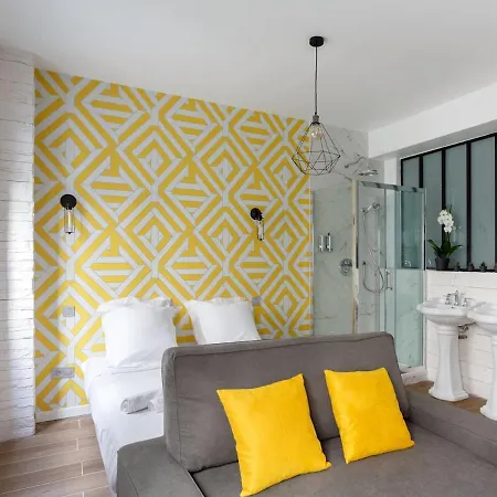 Апартаменты Super Location Meets Charming Studio -ecole Militaries Champ De Mars - 7th Arrondisment *