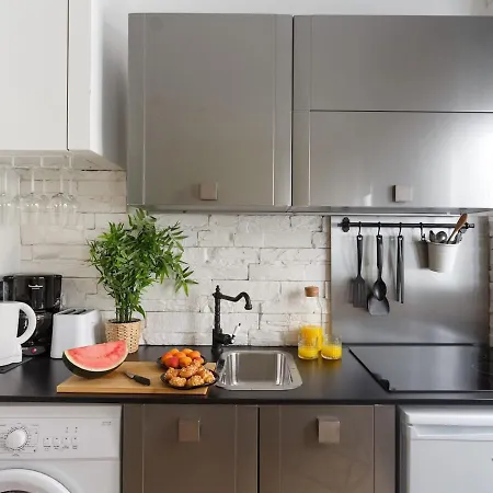 Super Location Meets Charming Studio -ecole Militaries Champ De Mars - 7th Arrondisment * Paris